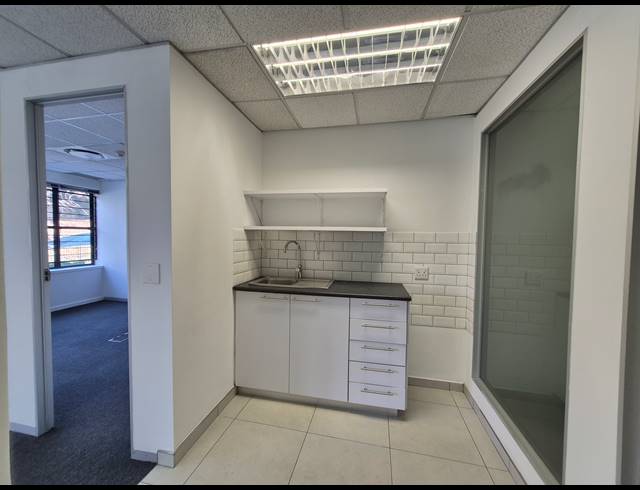 1,276M² OFFICE TO LET IN SANDTON CENTRAL